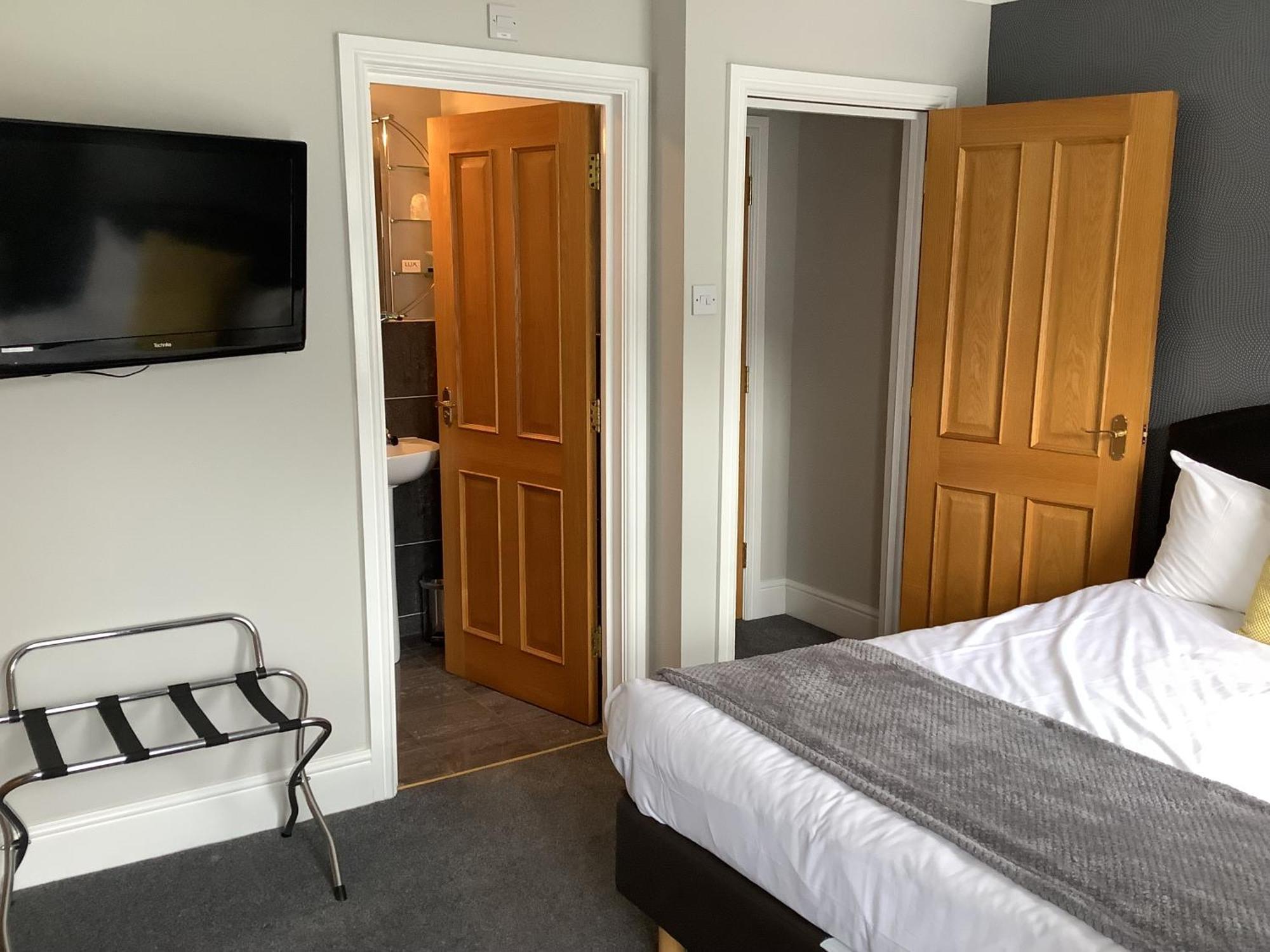 Jeffersons Hotel & Serviced Apartments (Adults Only) Barrow-in-Furness Room photo
